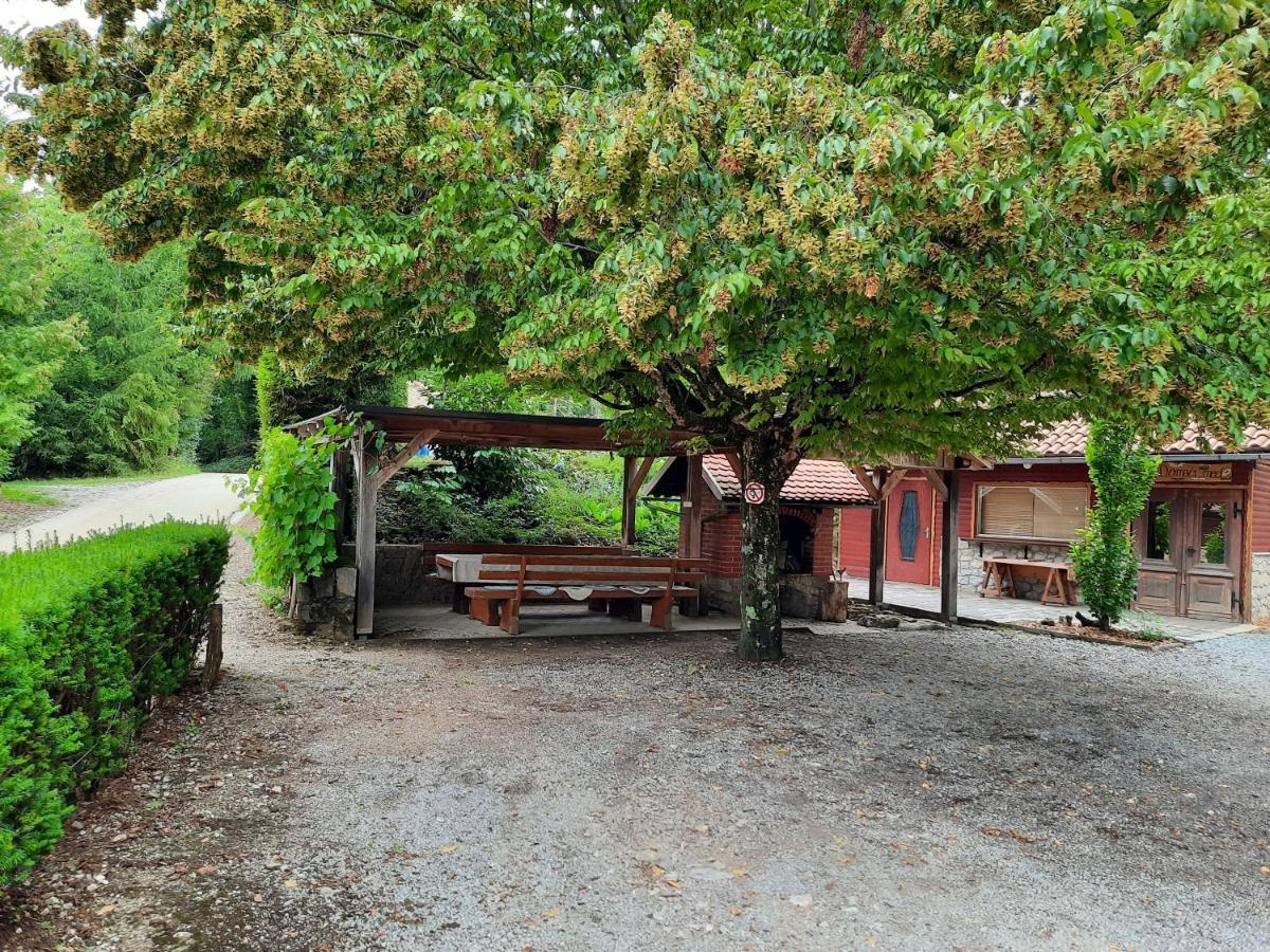 Pocitniska Hisa Parkfield Dragovan Metlika Buitenkant foto